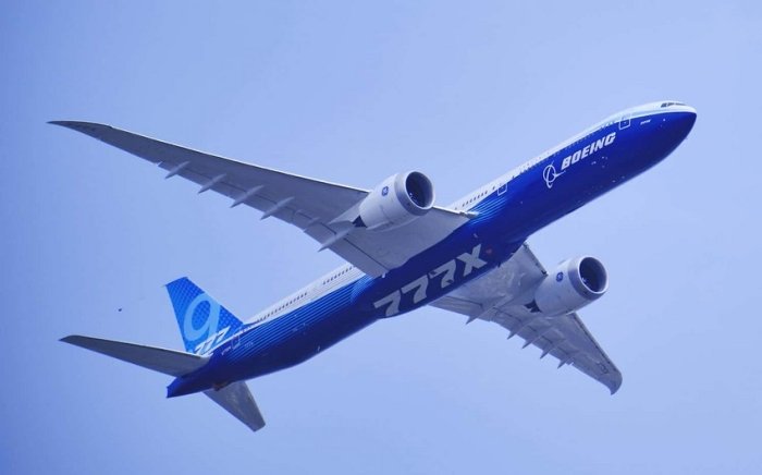 Boeing yangi 777X samolyotlarini yetkazib berishni ish tashlash va yo‘qotishlar tufayli 2026 yilgacha kechiktiradi