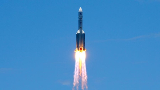 Хитойнинг назорати йўқотилган “Чанчжэн-5Б” фазовий ракетаси бўлаклари Ҳинд океанига тушди
