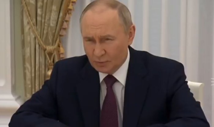 Putin Yaponiya sobiq bosh vazirining bevasini ko‘z yoshlarga botirdi