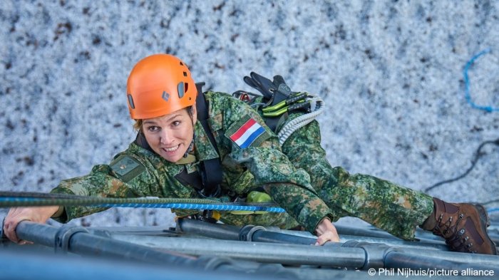Niderlandiya qirolichasi mamlakat qurolli kuchlari zaxirasi safiga ro‘yxatdan o‘tkazildi
