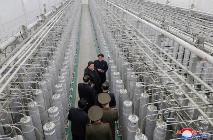 Kim Chen In Shimoliy Koreyaning yadroviy arsenalini ko‘paytirishni buyurdi
