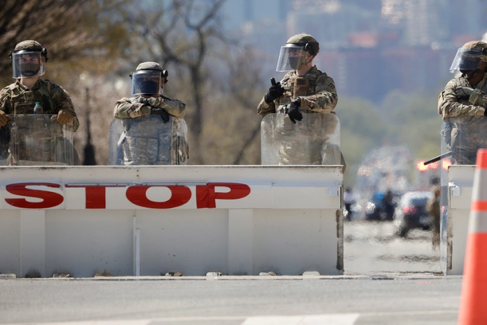 Tramp o‘z fikridan qaytyaptimi? AQSh Milliy gvardiyasi qo‘shinlari Portlend va Chikagodan chaqirib olinmoqda