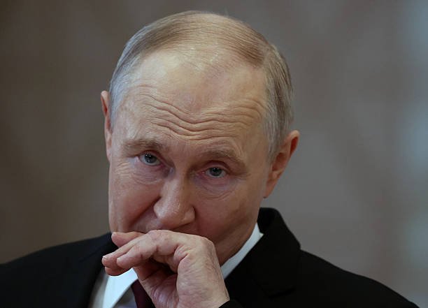Путин ЕОИИ саммитидан сўнг Арманистоннинг Ғарб билан яқинлашуви оқибатларидан огоҳлантирди