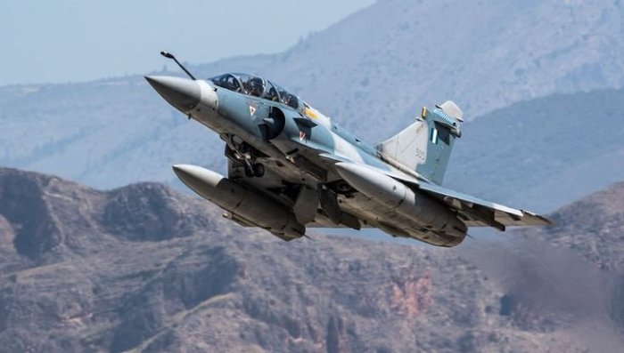 Makron Mirage 2000 harbiy samolyotlarini Kiyevga topshirishga tayyorligini e’lon qildi