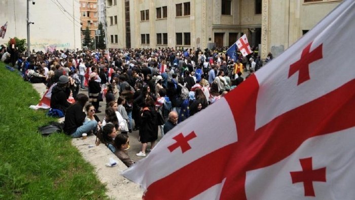 Gruziyada “xorijiy agentlar” qonuni kuchga kirdi