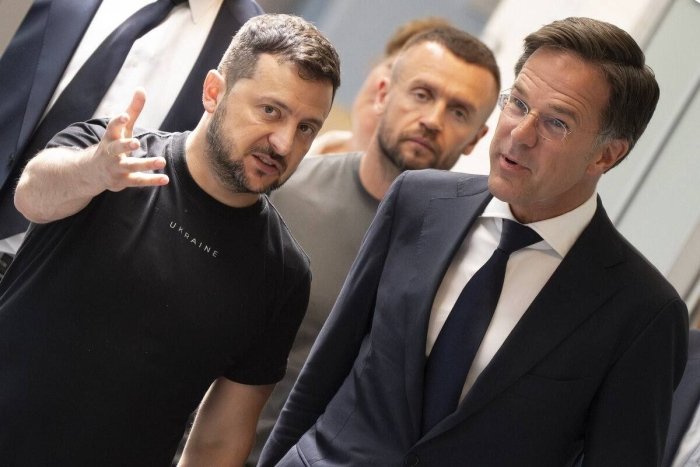 Зеленский Трамп билан учрашиш учун Вашингтонгга ёлғиз бормайди — Politico 