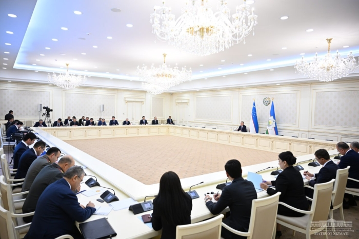 Ўзбекистонда ёшлар билан ишлаш бўйича мутлақо янги тизим жорий қилинади