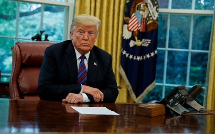 Tramp Amerika iqtisodiyotida retsessiyaga ruxsat berdi