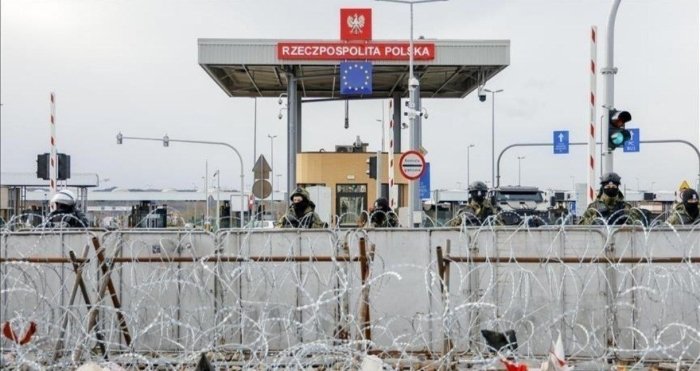 Polsha nobiometrik pasportga ega rossiyaliklarni mamlakatga kiritmasligini ma’lum qildi — The Insider 