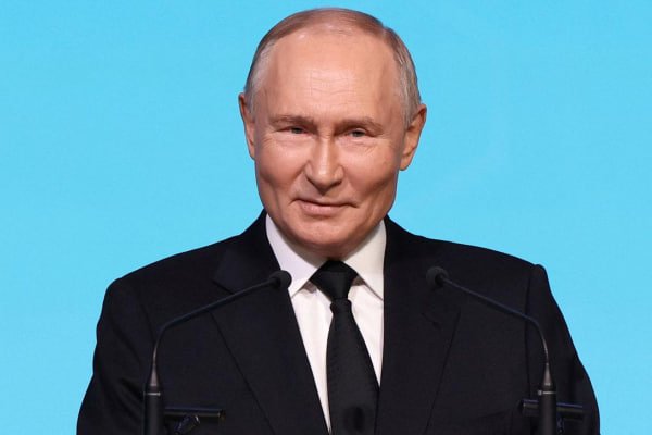 Putin: Kim bilan bo‘lsa-da, lekin Zelenskiy bilan emas