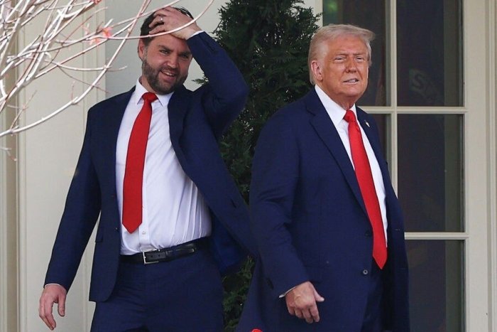 Трамп президентлик муддати тугагунга қадар вафот этган тақдирда Жей Ди Вэнс учун мактуб қолдирди 