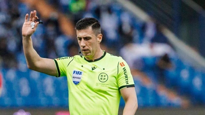 «El-klasiko»ni boshqarib boradigan hakamlar e’lon qilindi «El-klasiko»ni boshqarib boradigan hakamlar e’lon qilindi