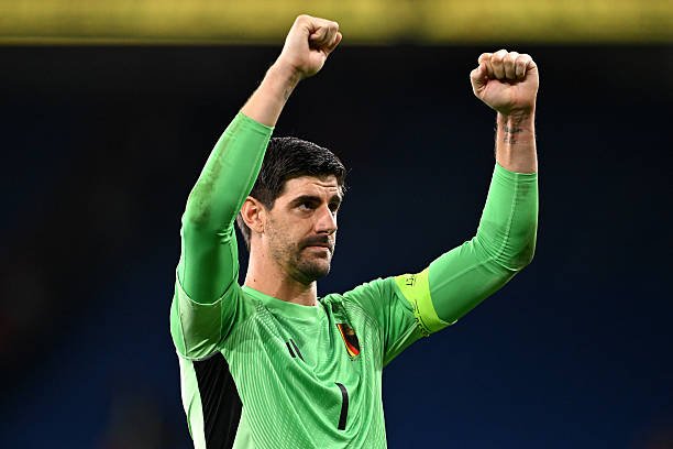 Tibo Kurtua "Real"ni tark etadi. Uning o‘rniga ukrainalik posbon asosiy darvozabon bo‘ladi