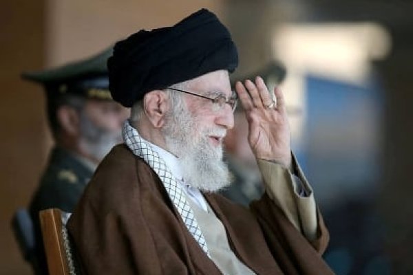 Эрон разведкаси раҳбари: "Хоманаийга суиқасд тайёрланмоқда"