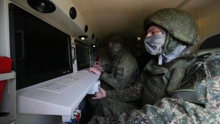 Россия бир кечада Украинанинг 31 та дронини уриб туширди