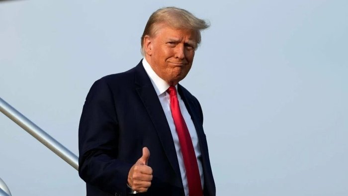Трамп Украинанинг Россия авиабазаларига қилган ҳужумини “қудратли” ва “зўр” деб ҳисоблайди — Ахios