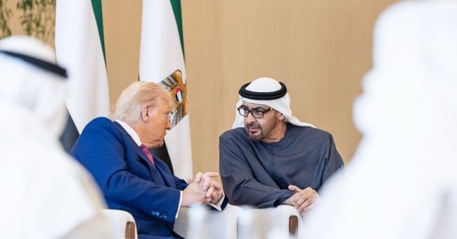 «У ўз йўлидан бормоқчи»: Трамп БАА Президентининг қарорига муносабат билдирди