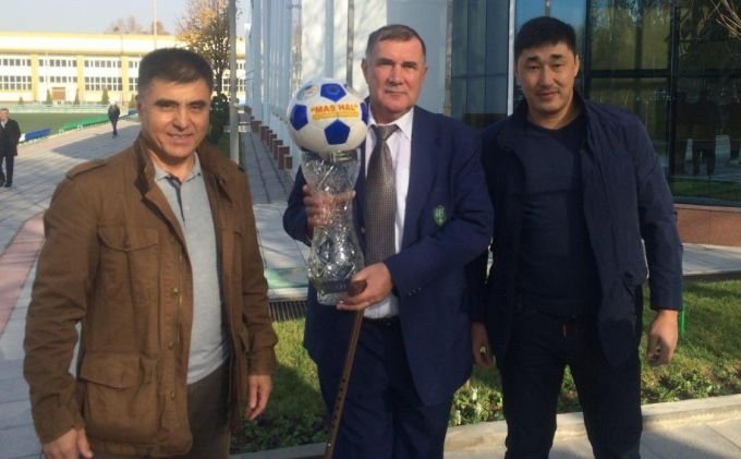 O‘zbek futboli faxriysi vafot etdi