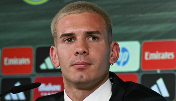 "Real"ning yangi futbolchisi: "Eng yaxshi futbolchi - Messi"