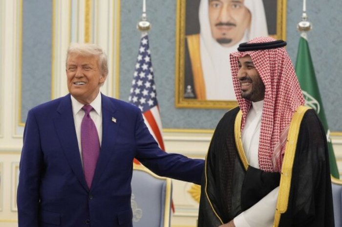 Trampning trillion dollarlik tashrifi: Yaqin Sharqdagi tarixiy sarmoyalar!