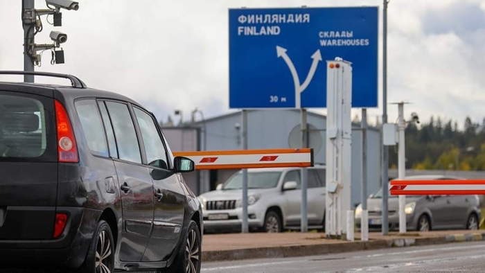 Финляндия аҳолиси ҳукуматдан Россия билан чегарани очишни талаб қилмоқда