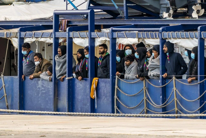 Британия ноябрь ойидан бошлаб муҳожирларни ҳарбий казармаларда жойлаштиришни бошлайди