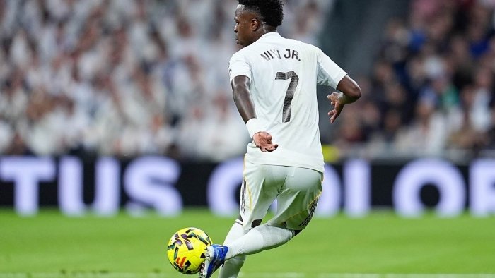 «Реал» Винисиус Жуниор учун Саудиядан келган рекорд таклифни рад этди