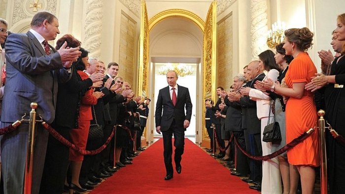 Трамп Путинни Аляска аэропортида кутиб олади — Россия президенти матбуот котиби