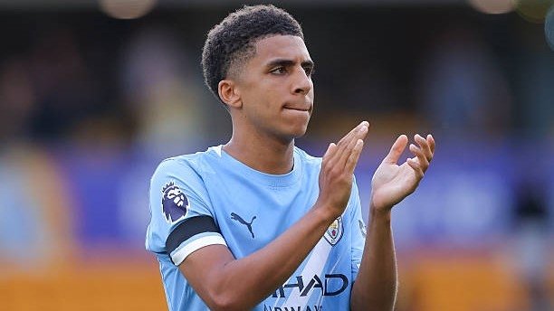 "Manchester Siti" himoyachisi bilan 5 yillik yangi shartnoma imzolaydi