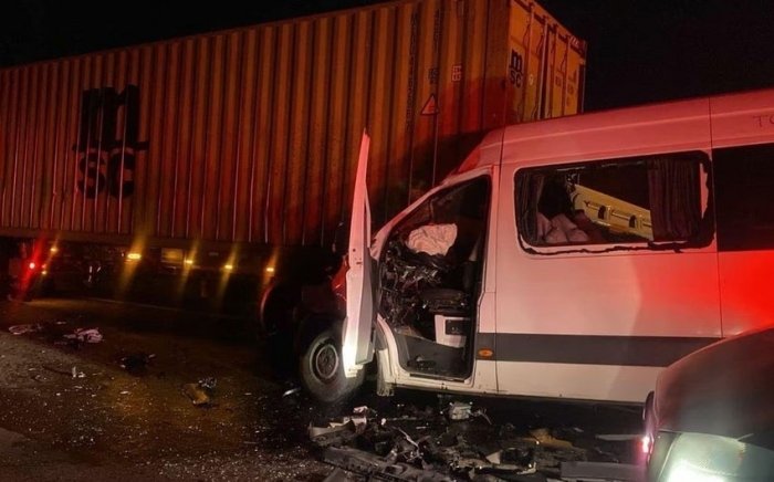 Meksikada yo‘lovchi avtobusi TIR bilan to‘qnashib ketdi, 10 kishi halok bo‘ldi