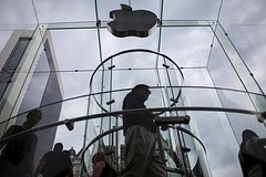 Apple кўп миллион долларлик муваффақиятсизликлар туфайли фильмлар ва сериалларни суратга олиш харажатларини камайтиради