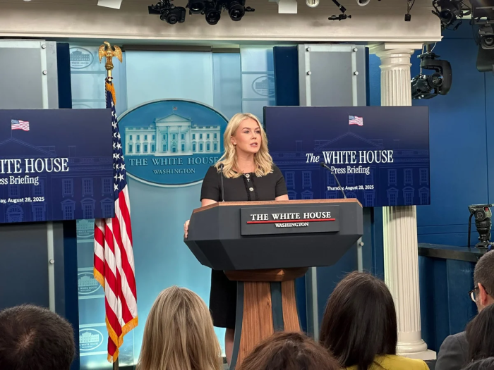 Oq uy Vashingtondagi otishmani Trampga suiqasd urinishi sifatida baholamoqda