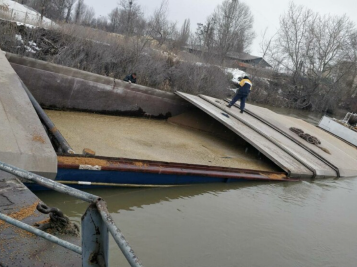 Ukrainada 860 tonna bug‘doy bo‘lgan Ruminiya kemasi cho‘kib ketdi