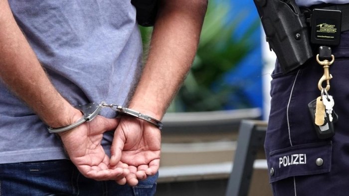 Toshkentda haydovchiga bolg‘a bilan hujum qilgan ayol bir yarim yilga qamaldi Toshkentda haydovchiga bolg‘a bilan hujum qilgan ayol bir yarim yilga qamaldi