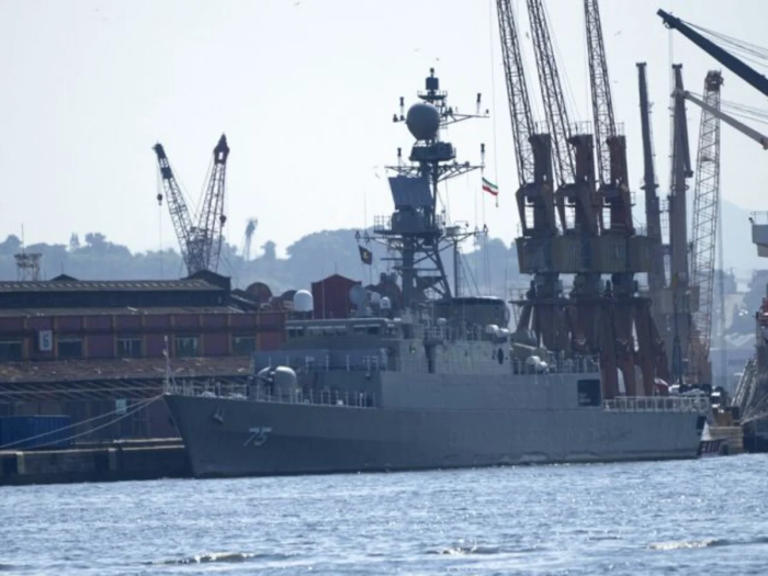 Шри-Ланка қирғоқлари яқинида Эрон кемасига сув ости кемаси ҳужум қилди