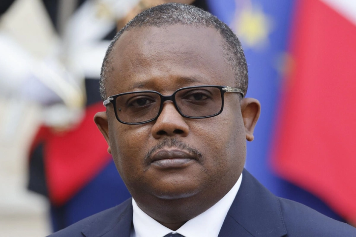 Африка давлатининг амалдаги президенти ҳибсга олинди