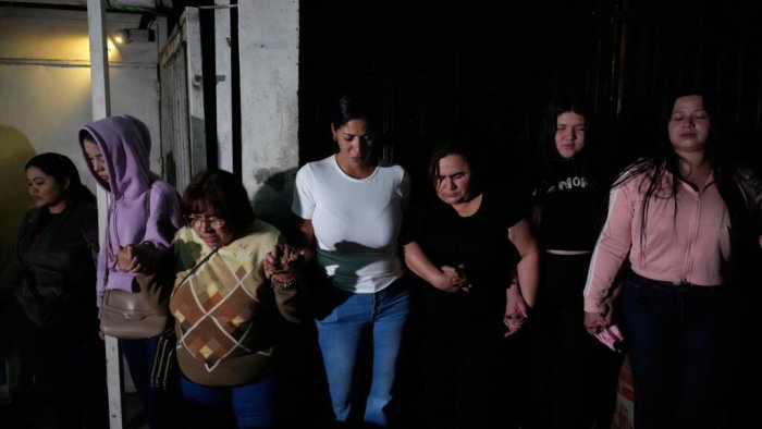 Венесуэлада президентликка номзод мухолиф сиёсатчи Энрике Маркес озодликка чиқарилди