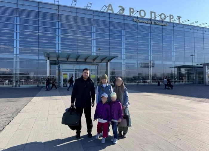 Екатеринбургда оилавий зўравонлик қурбони бўлган аёл ва унинг фарзандлари Ўзбекистонга қайтарилди