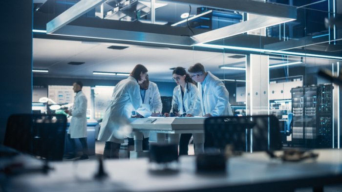 Eronlik olimlar 2024 yilda ikki marta yashirin ravishda Rossiyaga borgan