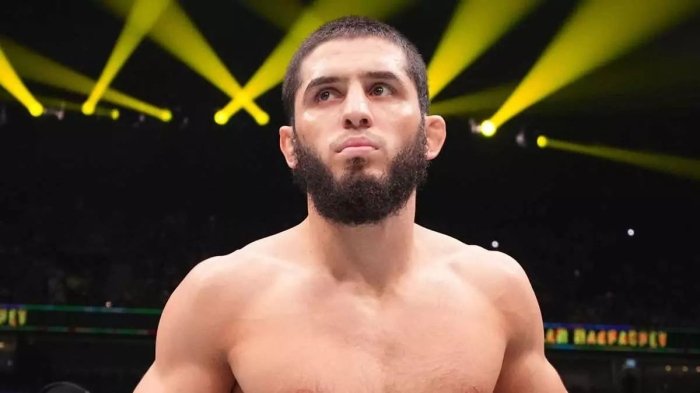 Islam Maxachev Iliya Topuriya bilan jangga tayyor