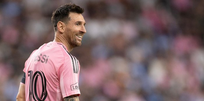 Messi yubileyini nishonladi