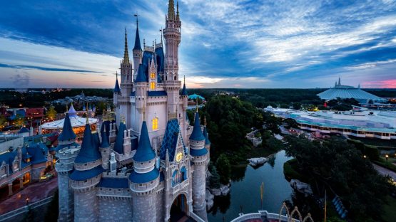 “Disney” 2021 йилнинг биринчи ярмида деярли 32 минг ходимни ишдан бўшатади