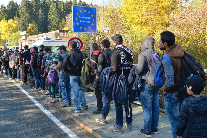 Fransiya va Germaniya Yevropa Ittifoqini noqonuniy muhojirlarga qarshi kurashni kuchaytirishga chaqirdi