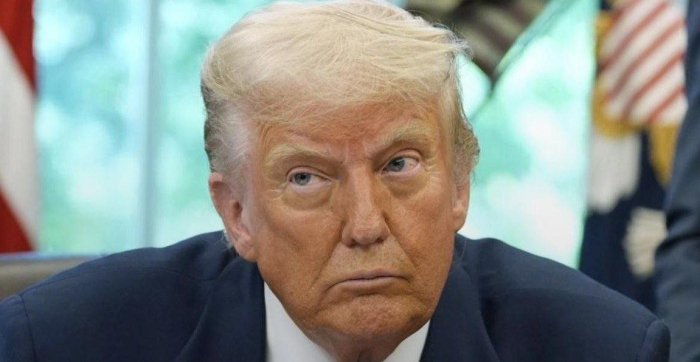 Tramp bir masalada ikkilanmoqda