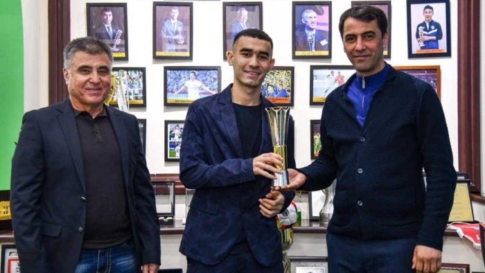 Muhammadali O‘rinboyevga Osiyo kubogi U-20ning «Eng yaxshi to‘purari» sovrini topshirildi