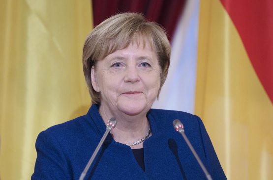 Angela Merkel: "Minsk kelishuvlari Ukrainaga vaqt berish maqsadida imzolandi"