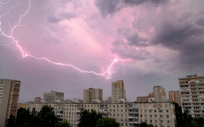 Moskvada dovul oqibatida 10 kishi jabrlandi