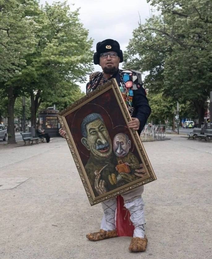 Putinni karikatura qilgan rassom otib o‘ldirildi