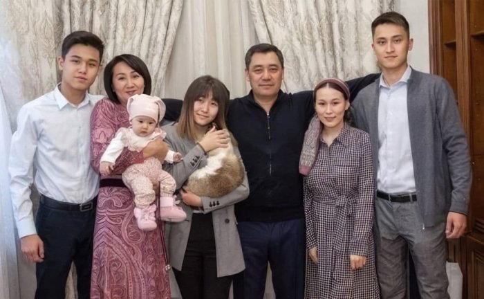 Жапаров: Ўғлим таржимонлик қилган холос, оилам давлат ишларига аралашмайди