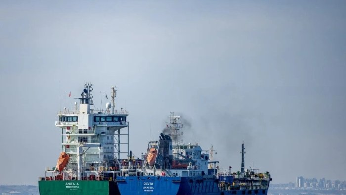 АҚШ 24 соат ичида Исроилга 6500 тонна ўқ-дори ва ҳарбий техника етказиб берди